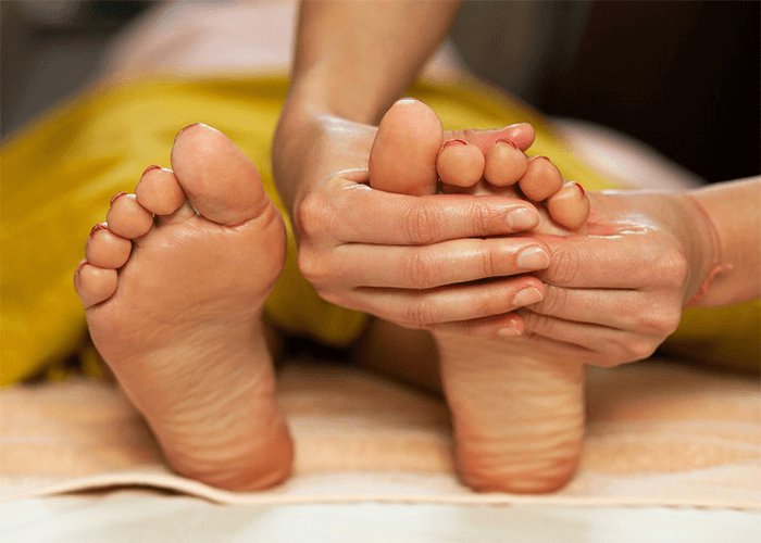Масаж стоп має найбільшу кількість лікарських показань